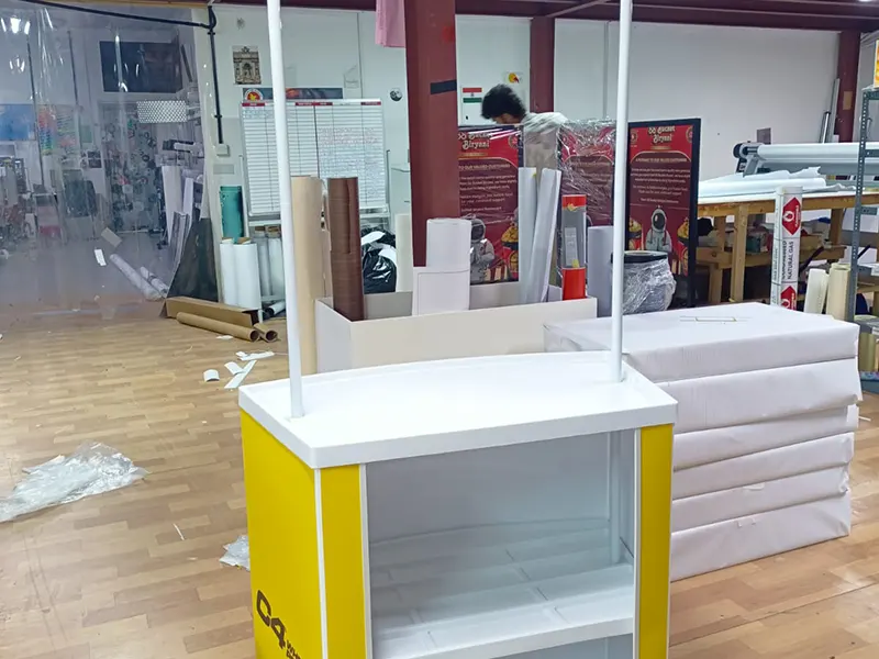 Rollup stand